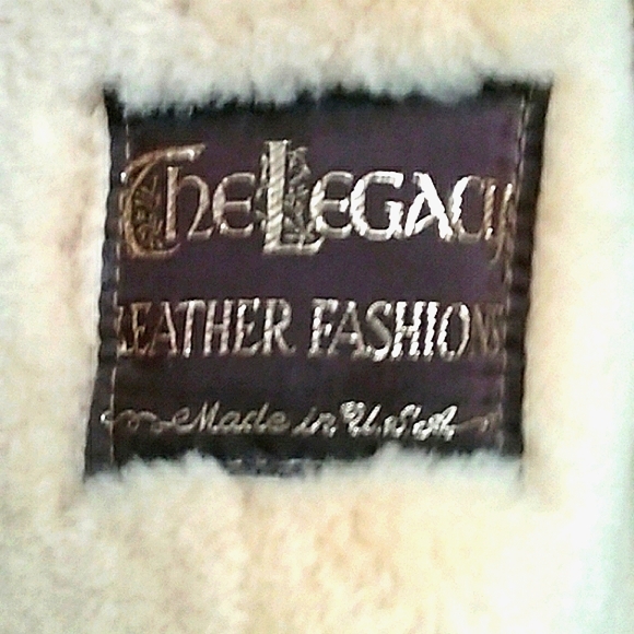 ..PLUSH  SHEEPSKIN..     COAT  ...  VINTAGE. ..MAKE A OFFER.. - Picture 4 of 4